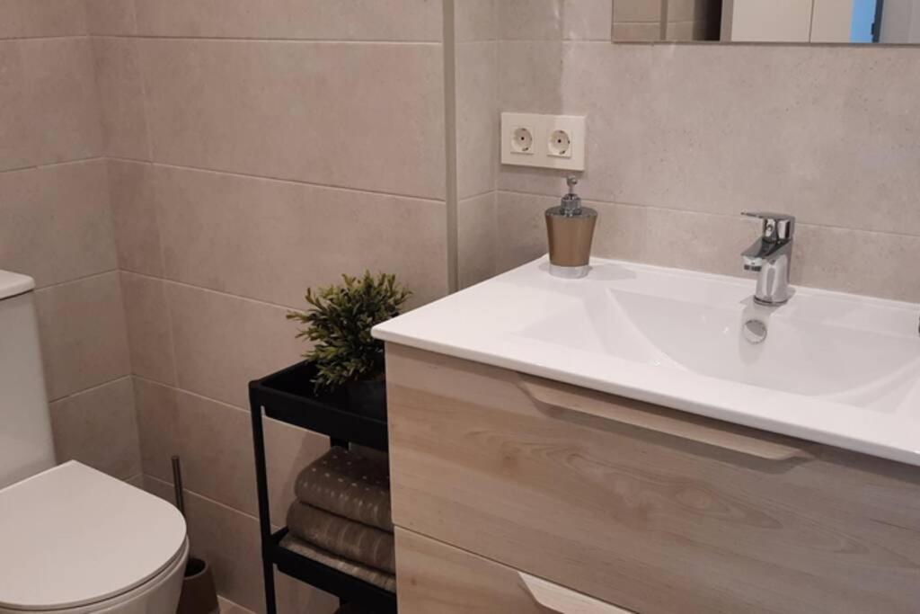 Apartamentos Milan 2 Oviedo Bagian luar foto