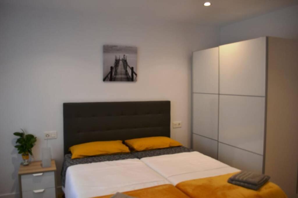Apartamentos Milan 2 Oviedo Bagian luar foto