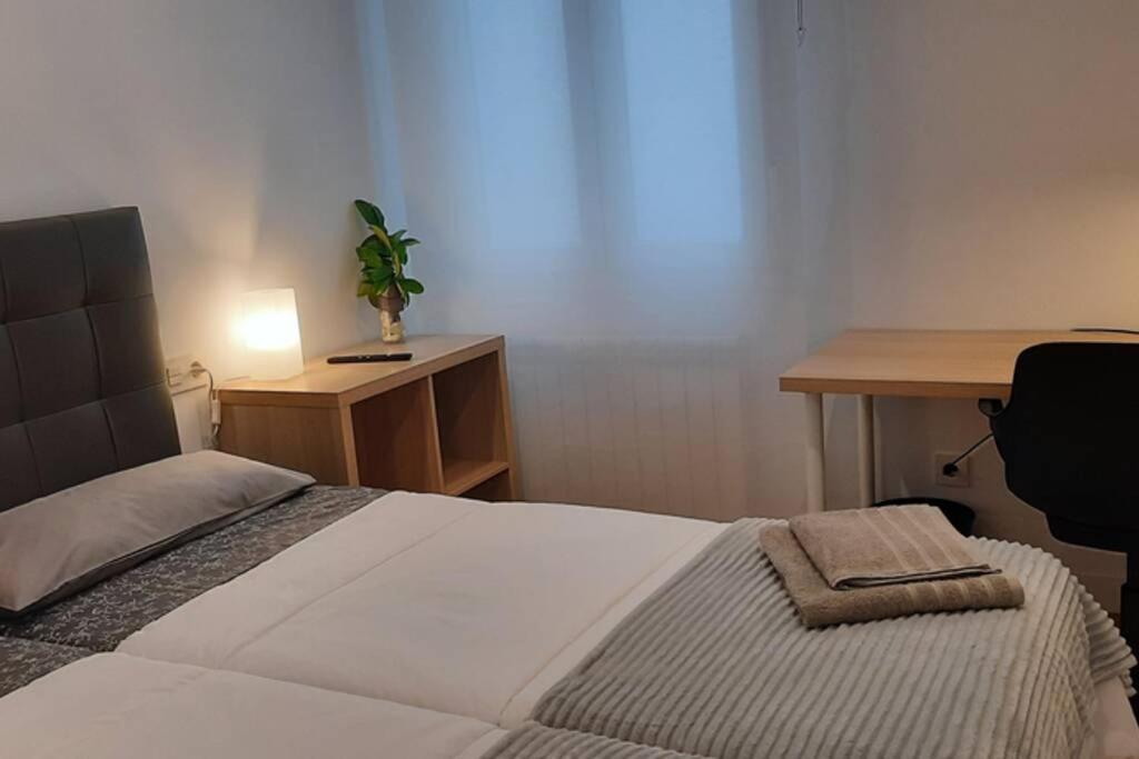 Apartamentos Milan 2 Oviedo Bagian luar foto