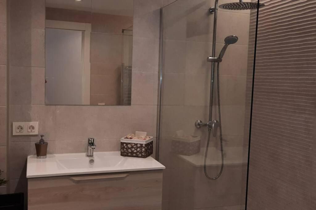 Apartamentos Milan 2 Oviedo Bagian luar foto